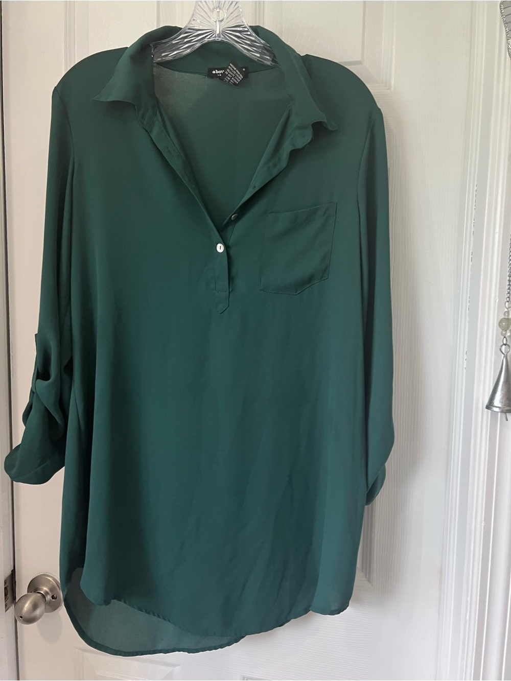 About A Girl Deep Green Button-Placket Tunic Blouse